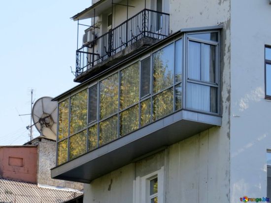 Подъездный балкон