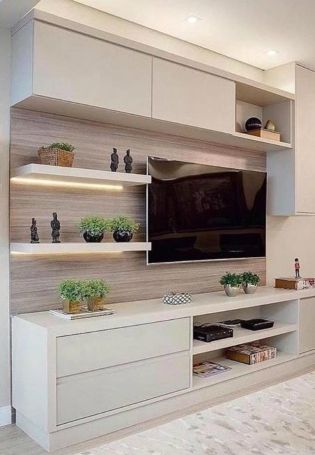 Угловая кухня с телевизором