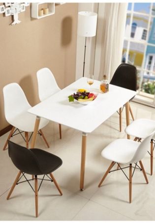 Кухонный стол круглый со стульями