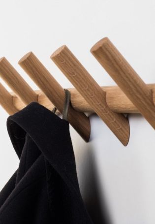 Вешалка для одежды настенная в прихожую деревянная