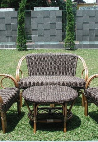 Кресло плетеное из искусственного ротанга