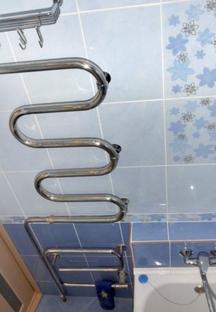 Трубы в ванной комнате