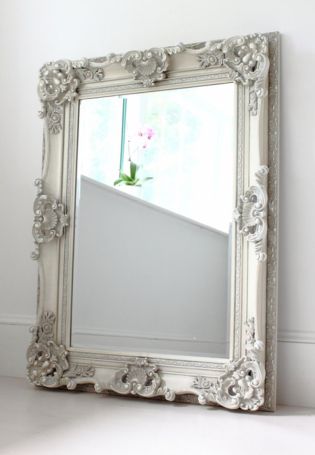 Зеркало напольное в винтажном стиле