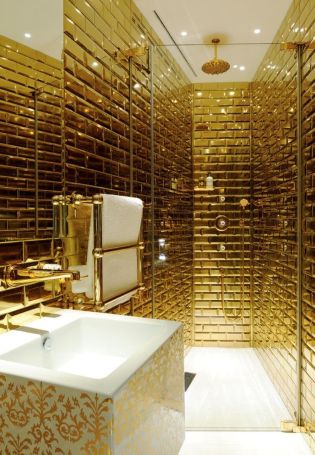 Золотая плитка для ванной