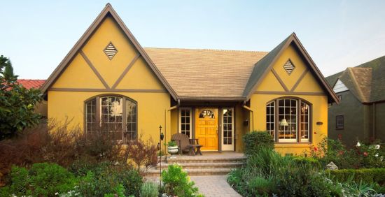 Желтый дом березовая крыша