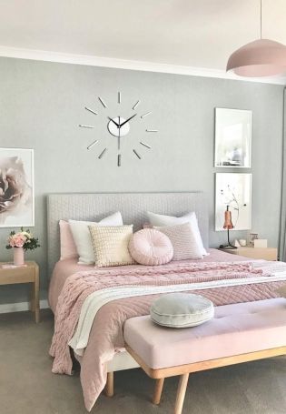 Кровать пыльно розовая