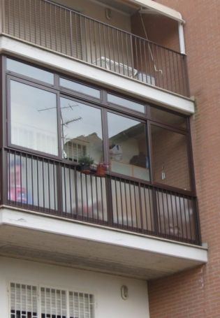Французское остекление балкона в хрущевке