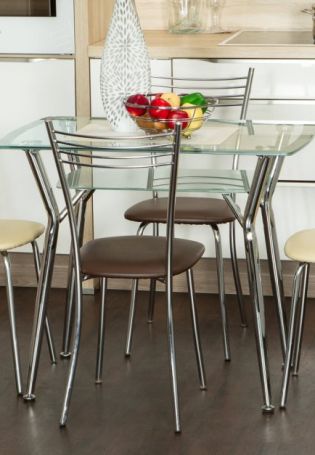 Стеклянный кухонный стол со стульями