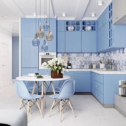 Красно синяя кухня