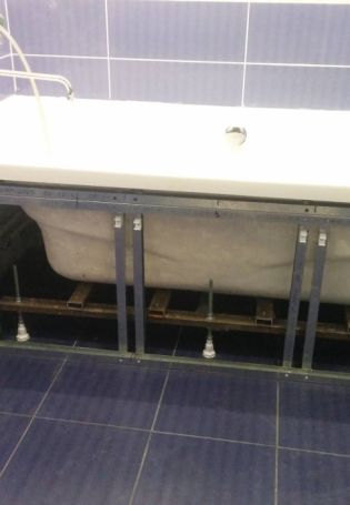Стенка под ванну из панелей
