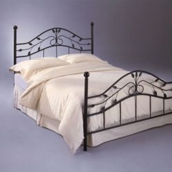 Двуспальная металлическая кровать черная