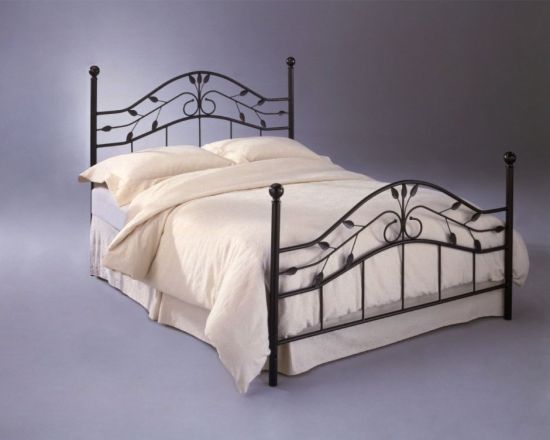Двуспальная металлическая кровать черная