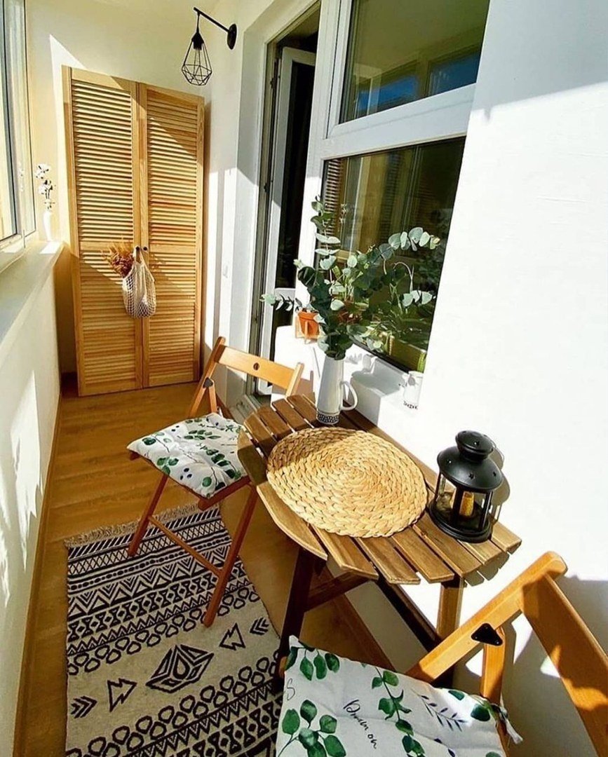 Уютный балкон декор