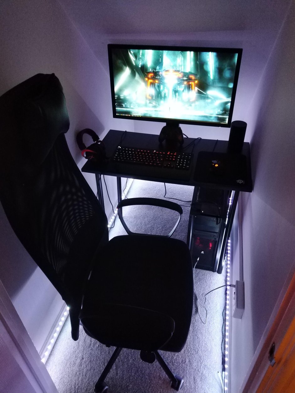 Геймерская комната на балконе