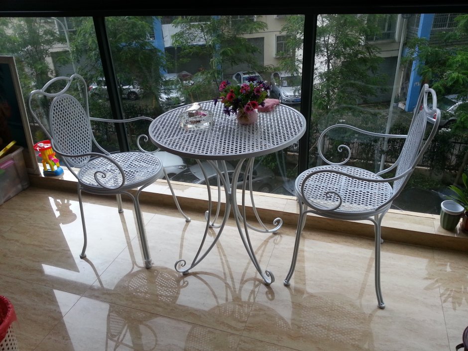 Красивый полукруглый балкон