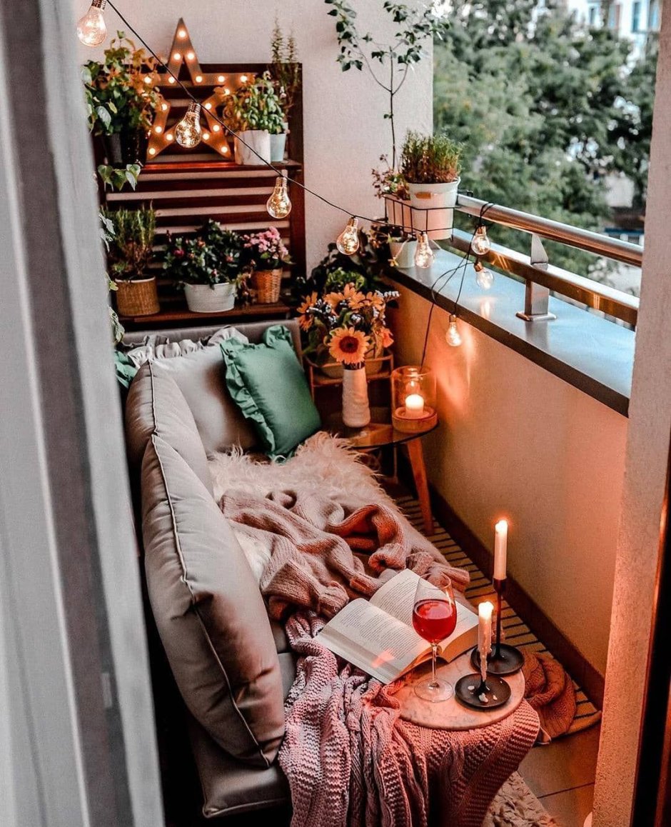 Зона отдыха на балконе