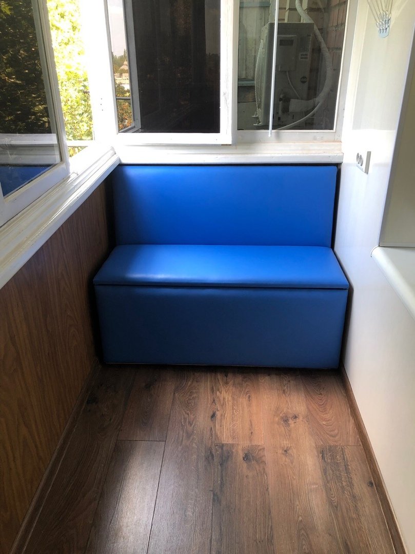 Лежанка на балконе