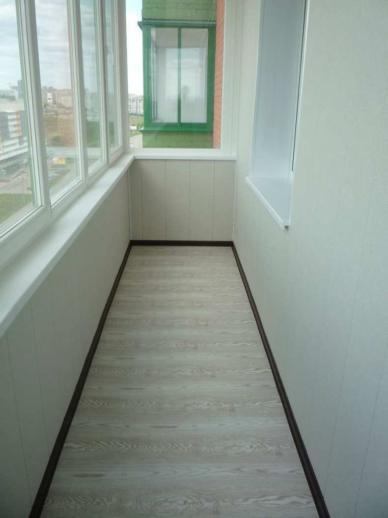 Плинтус на балконе