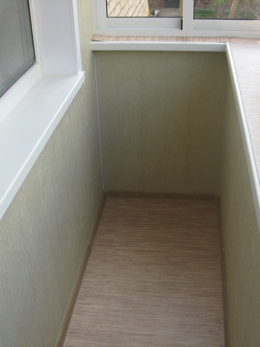 Отделка порога на балкон