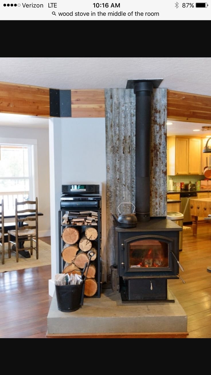 Чугунная печь в деревянном доме