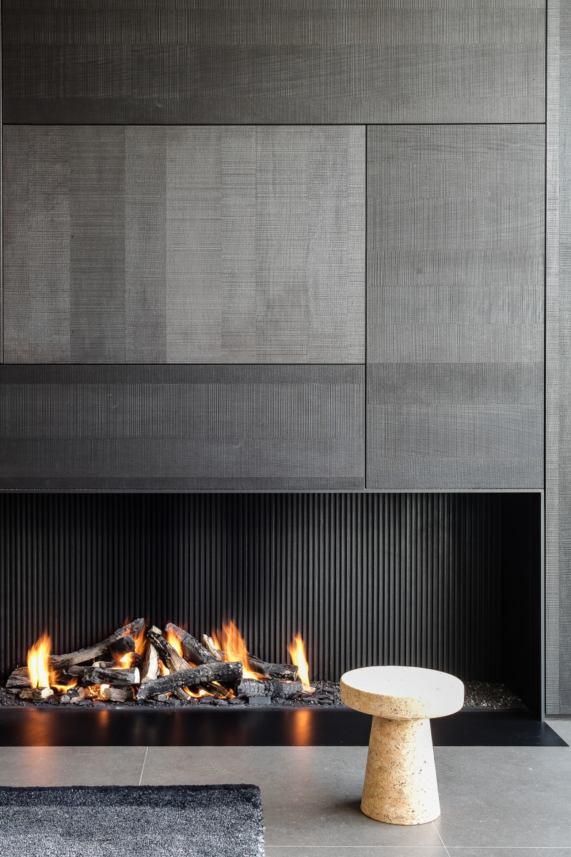 Камин в современном интерьере