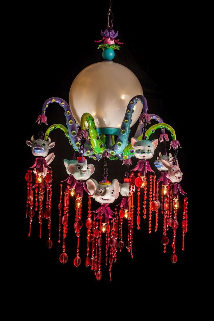 Люстры из дерева животные