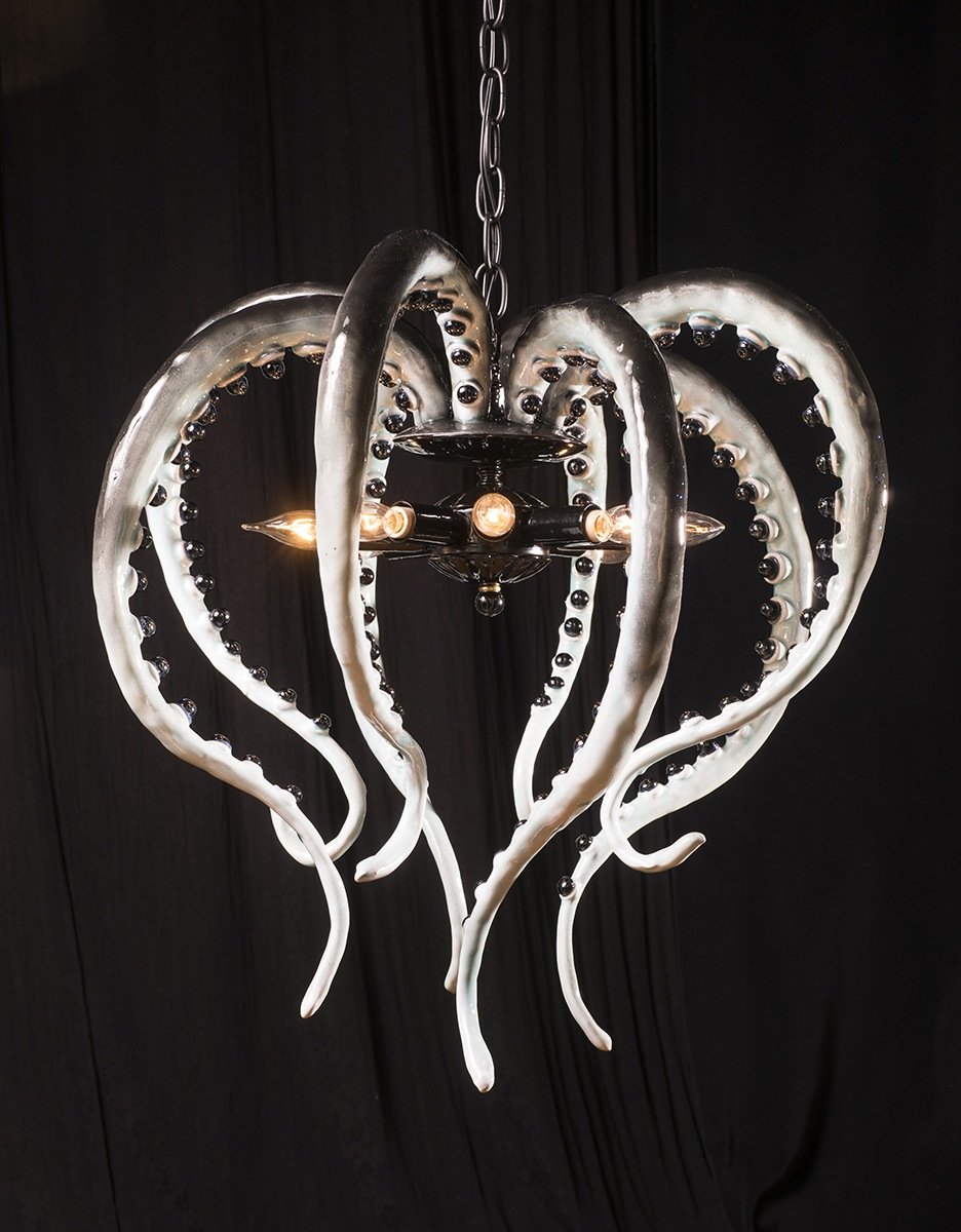 Люстра в виде осьминога