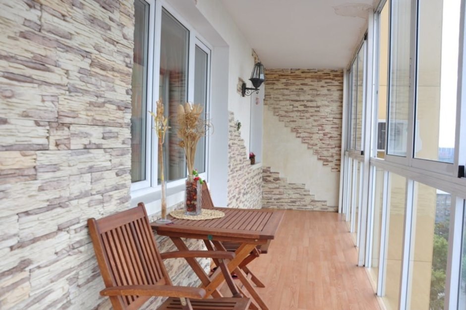 Покрасить балкон декоративной краской