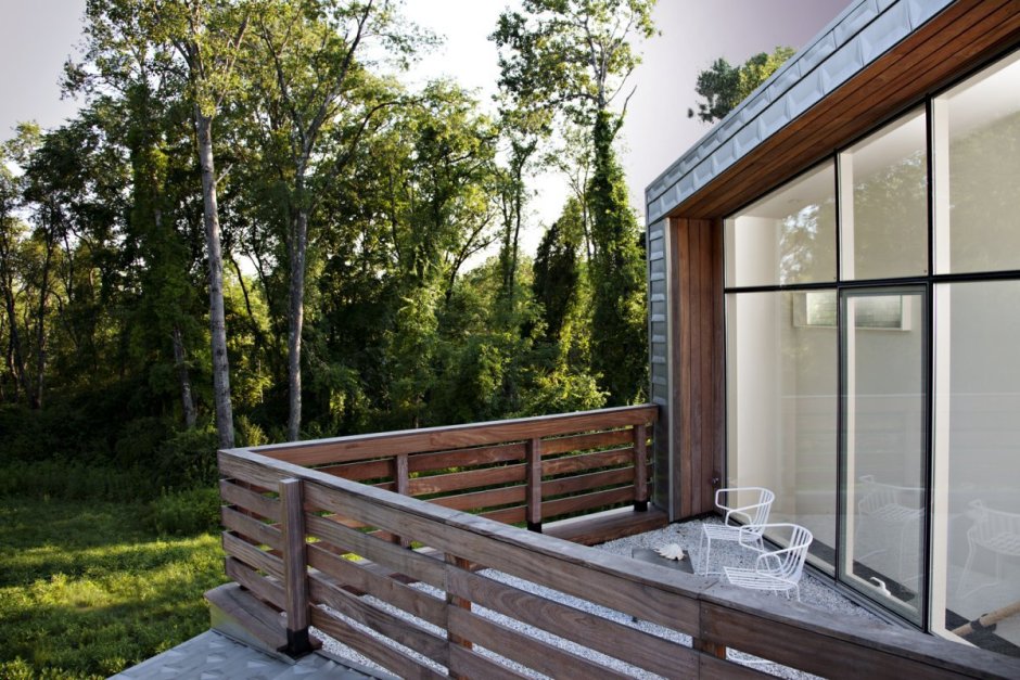 Ограждение террасы загородного дома