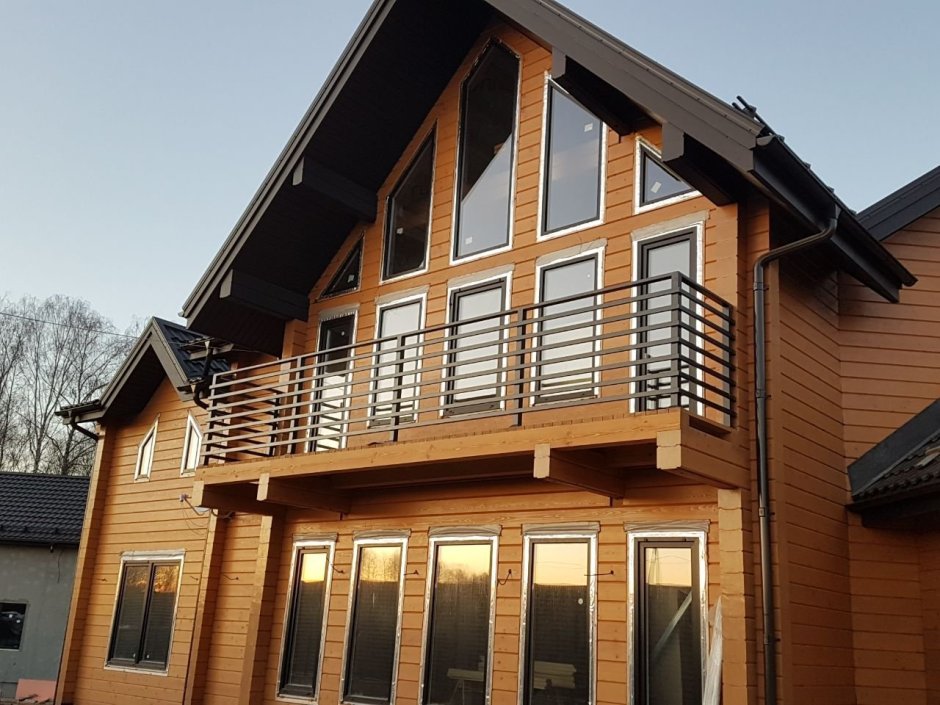 Деревянный балкон