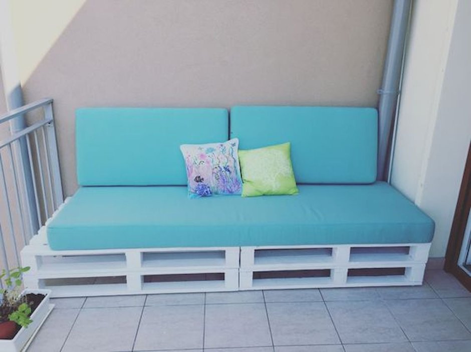 Скамейка на лоджию