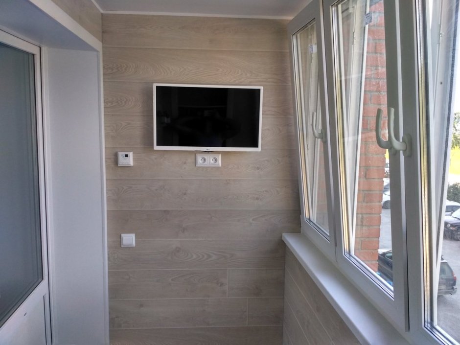 Отделка лоджии ламинатом