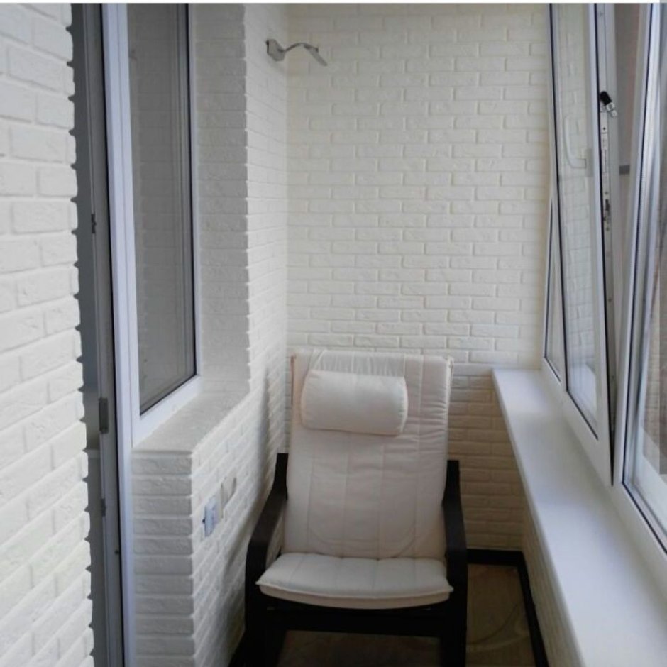 Отделка балкона камнем