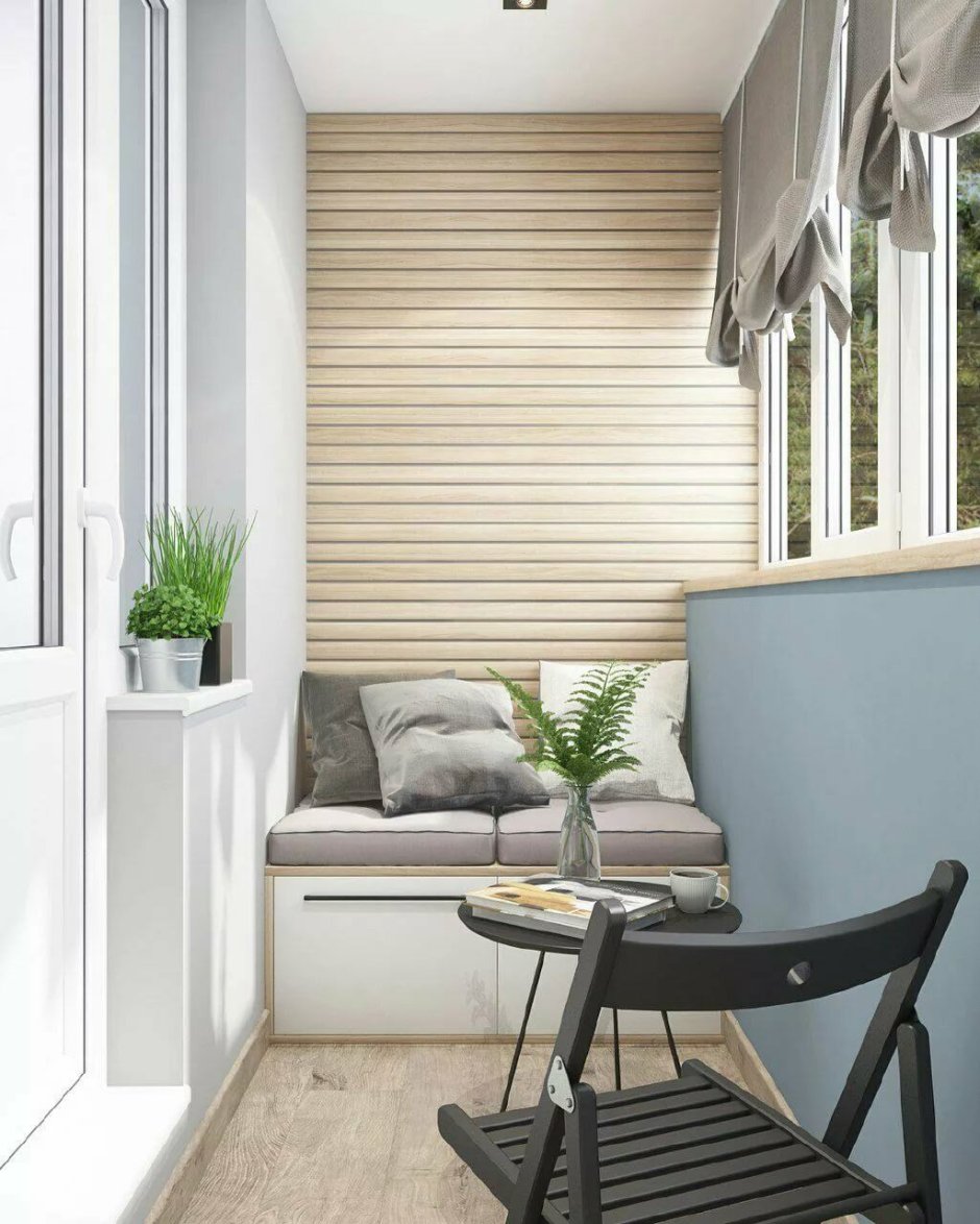 Отделка потолка на балконе