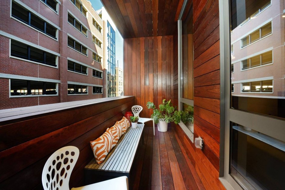 Отделка потолка на болкон