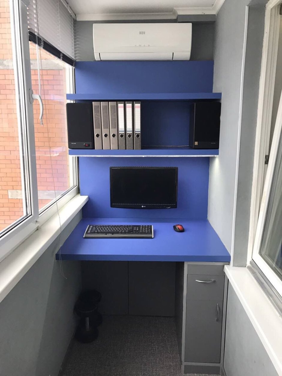 Угловой столик на балкон