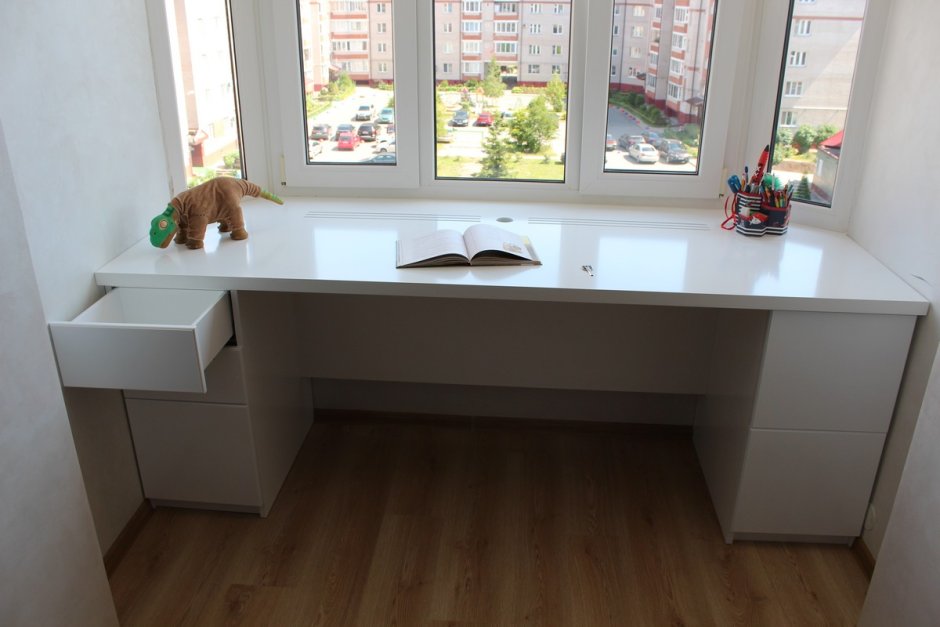 Швейный уголок на балконе