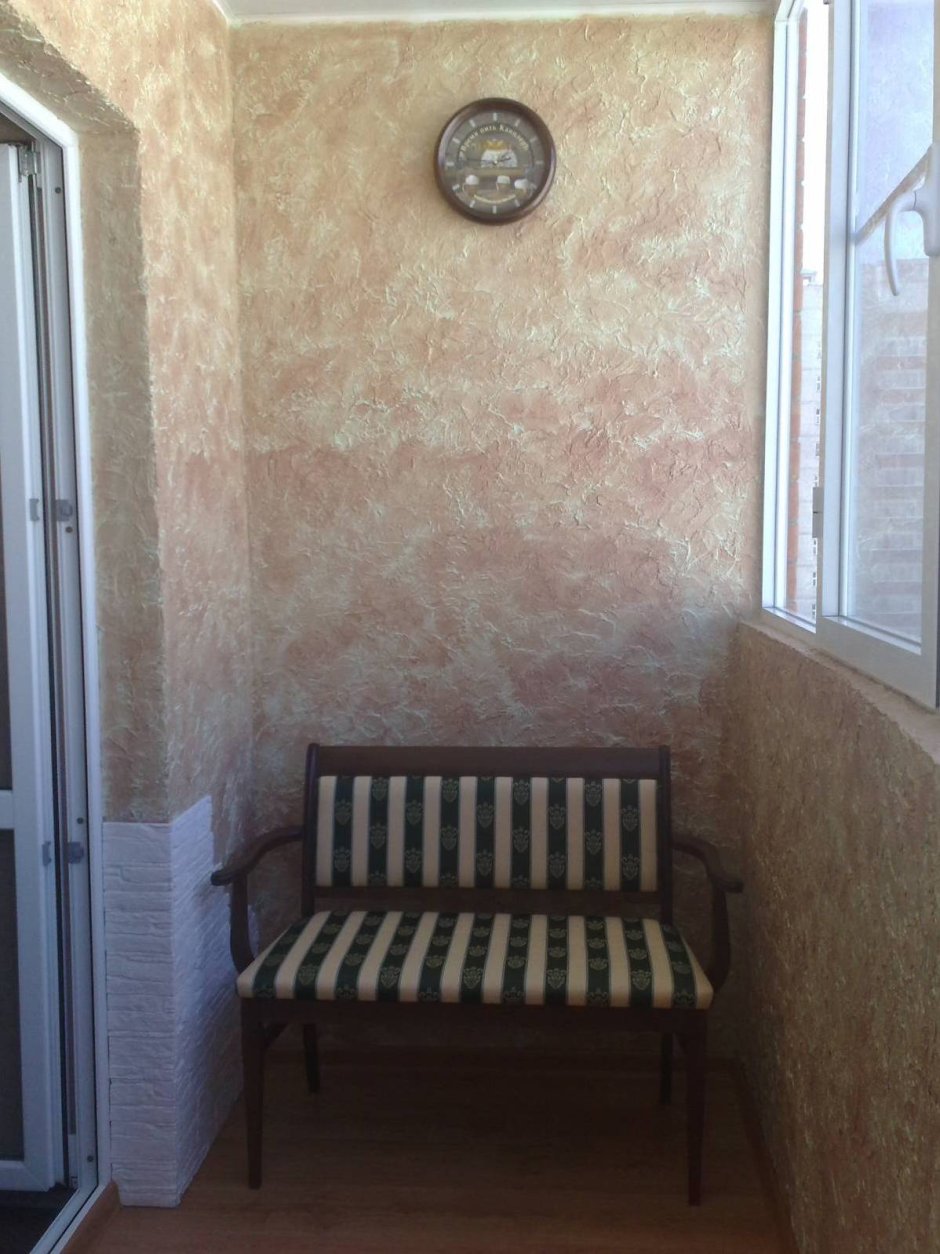 Декоративная штукатурка на балконе