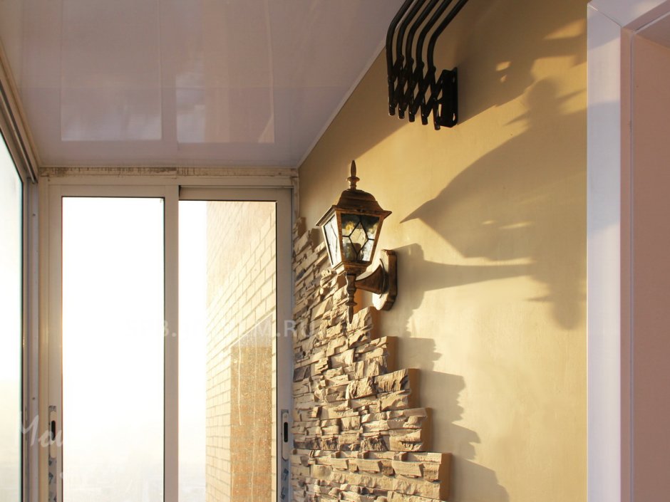 Барельеф в интерьере квартиры