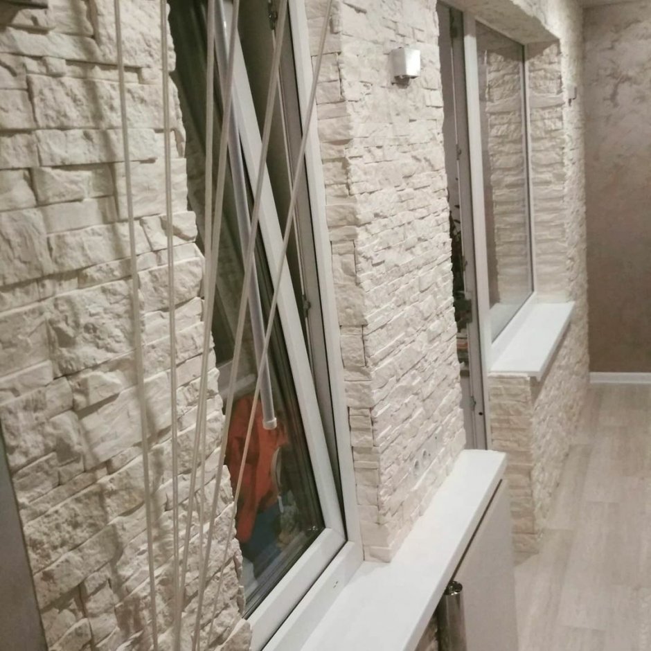 Отделать балкон декоративной штукатуркой