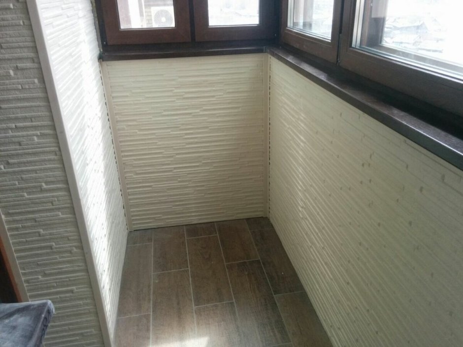 Декоративная штукатурка на балконе