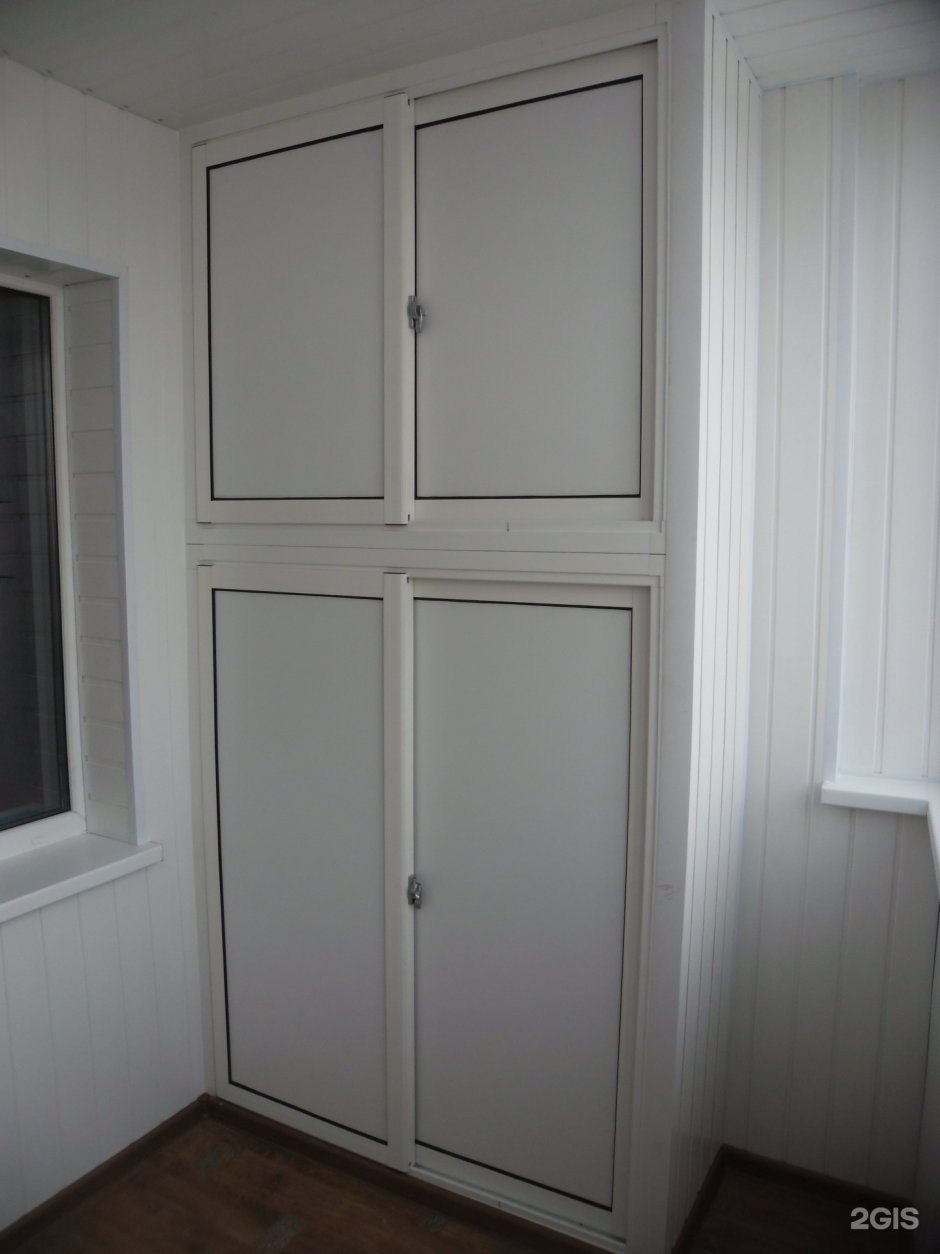 Пластиковый шкаф на балкон