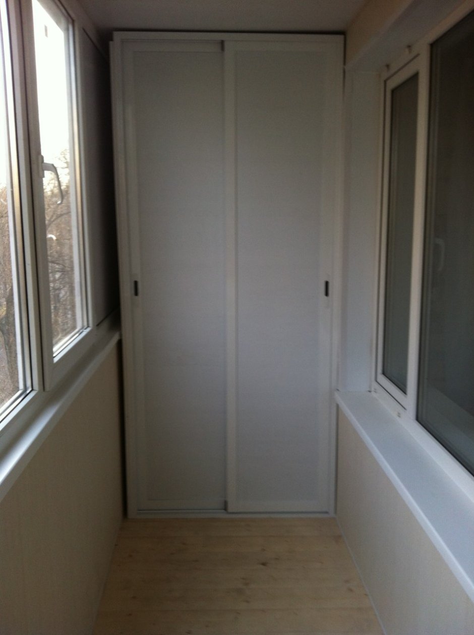 Шкаф на лоджии из ПВХ