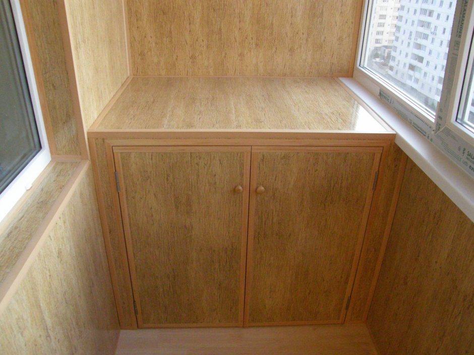 Шкаф-тумба на балкон