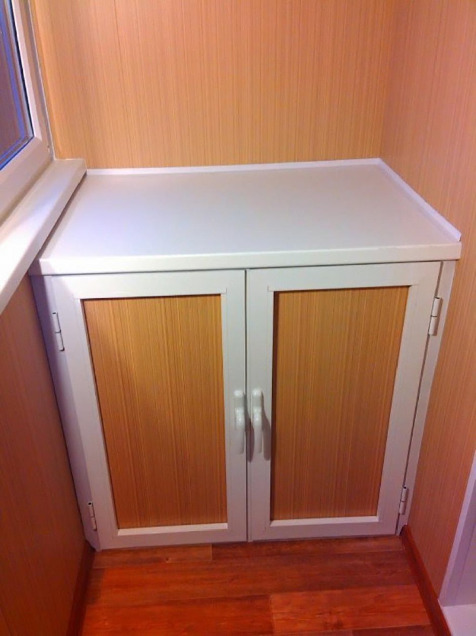 Пластиковые тумбы для балкона