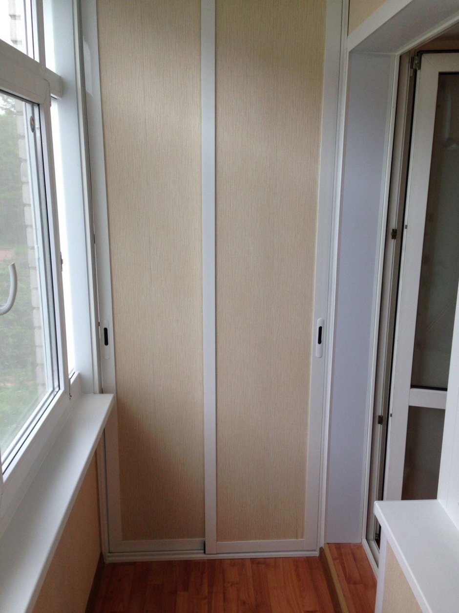 Раздвижной шкаф на балкон