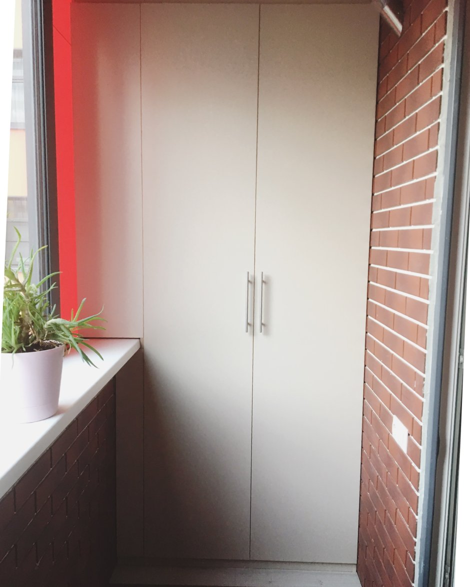 Раздвижной шкаф на балкон