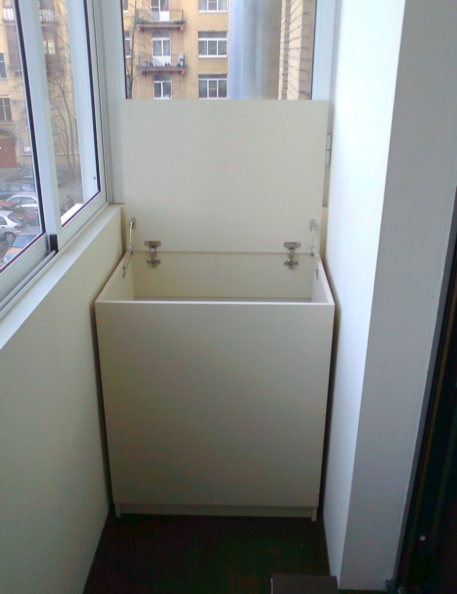 Шкаф на балкон с морозильной камерой