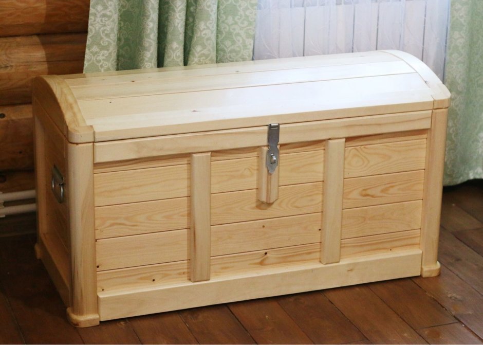 Сундук деревянный