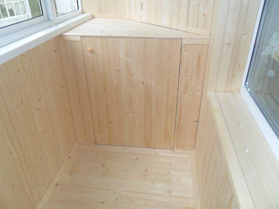 Угловой шкаф из вагонки